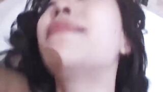 大胸漂亮的MM好卖力，娇喘连连仍继续，场面激烈