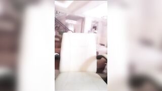 黑色内衣主播贴上胸贴露出湿润的小穴