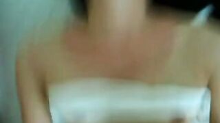 96年高中小女友奶子不大但很正动情时流出好多白浆