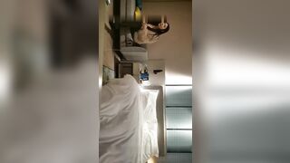 【文轩探花】2800网约高端外围，开档黑丝情趣诱惑，白嫩翘臀高耸求插，高清源码录制