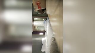 【肌肉佬寻花】第三场第三次约巨乳妹，操哭了，罕见巨乳极品尤物，乳浪翻滚淫荡刺激