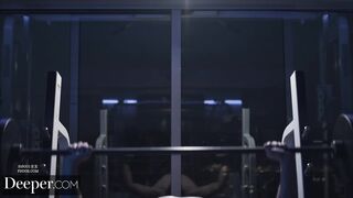 健身猛男老外二十多公分粗大鸡巴 爆操极品华裔妹子 这长度直接干子宫里了 高清精彩推荐