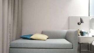 小陈头星选深夜场约了个黑衣牛仔短裤妹子啪啪，坐在身上舔弄翘起屁股口交