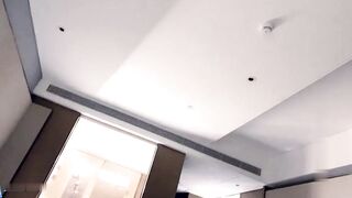 某收费论坛流出-128元观看福利,女神级极品气质性感美女豪华酒店和土豪网友调情操逼,边干边直播,最后还射嘴里,国语!