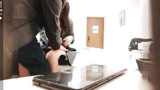 性格开朗活泼美术学院大学生美眉酒店援交想不到BB还挺粉嫩的自己把阴唇掰开很骚