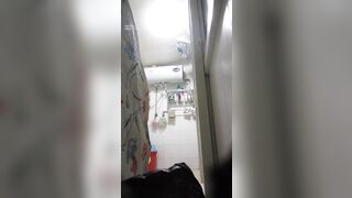 提前放摄像头偷窥老婆漂亮闺蜜洗香香 男子还教她怎么用热水器 身材奶子都不错