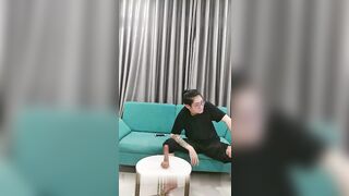 神秘探花李八八约了个越南妹子直播啪啪，情趣装黑丝口交道具自慰后入猛操