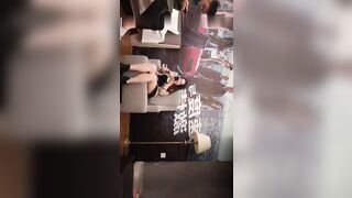 身材丰满性感的极品网红脸大奶美女酒店被长屌男折腾的嗷嗷大叫,套子都干破了还没射,换个新的继续猛干.国语!