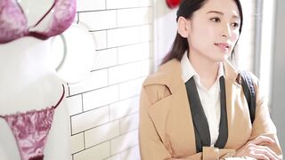 二人きりの出張に胸の高鳴りを抑えられなかった