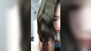 足疗店包间里的骚气小女人，新来的妹子好诱惑黑丝情趣全程露脸让大哥舔逼吃奶，内裤上写着操我，淫声荡语