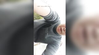 小胖哥偸情漂亮苗条小姨子户外山上野战扶着树后入搞的正在性头上被路人打断吓尿了赶紧换个地方继续搞