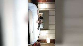 日榜周榜冠军新一代女探花4-6同闺蜜连搞2场玩双飞第一个大叔连射2次第二个80后闷骚眼镜男浴缸肏到床上2女超级骚