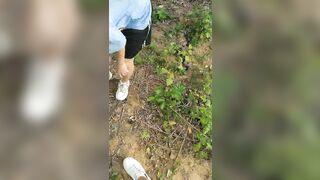 蓝天，白云，极品小萝莉，【户外3P野战】，野外啪啪，粉嫩美乳，蜂腰翘臀，白虎嫩穴，疯狂00后尽情享受性爱快感