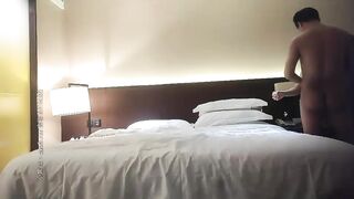 屌哥丶辛选寻花丰乳肥臀韩国外围妹，洗完澡穿上黑丝先做服务，口交舔屌抬起腿抽插站立后入妹子受不了