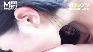 麻豆传媒&兔子先生联合出品之街边搭讪兼职巨乳人妻带回酒店无套爆操内射-宫泽蓝