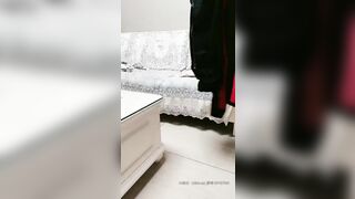 【极品剧情】制服御姐勾搭上门服务的物业师傅偷情做爱 爆裂黑丝沙发推倒扛腿 奇葩姿势骑着操过瘾啊 高清源码录制