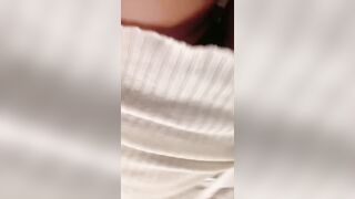 超正点高颜值网红美少女在高铁上大胆露出 M字腿玩弄无毛嫩穴 异样的快感在体内涌动