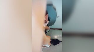 【麻花免费视频】【专攻各种少妇骚女】，小鲜肉大战风骚少妇姐姐，黑丝诱惑，淫荡妩媚，水声潺潺让小伙欲仙欲死