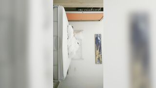 【麻花免费视频】【野狼出击之老王探花】徒弟上场，极品外围女神，大胸粉嫩，近距离口交骚到爆，啪啪连干不停到高潮