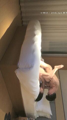 【麻花免费视频】密码房，第四场，【文轩探花】 榨干四哥榨文轩 3炮进账2万人民币，过年不休息，赚钱不能停，外围一直干，高清源码录制