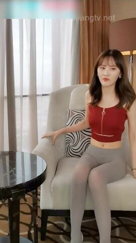 【麻花免费视频】百分之九十神似郑爽的高挑大长腿模特儿女神，丝袜美腿 大尺度拍摄现场