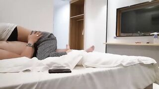 阿西吧老表探花白T龅牙外围妹，口活还不错各种舔，浴室一起洗澡特写揉逼，骑乘扭动小腰非常灵活很劲