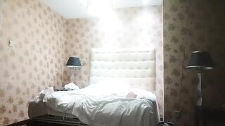 【麻花免费视频】91李公子探花新秀上门快餐颜值还不错少发，肉肉身材大屁股坐上来套弄，站立后入抬起双腿打桩机猛操