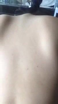 【麻花免费视频】98年微露脸东北小骚货飞到山东让我爆艹三天 厕所后入篇（下）-91六叔