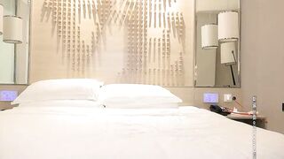 【麻花免费视频】不愧是高端外围，那气质真的没得说，就是奶子隆过但也不大啊