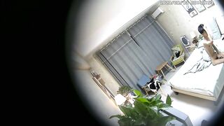 【麻花免费视频】大学城附近主题酒店摄像头偷拍学生情侣开房做爱啪啪啪