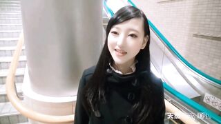 【麻花免费视频】才18岁的小姐姐就是嫩啊，皮肤细腻光滑，一级棒的小粉穴馒头逼还很紧