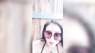 【麻花免费视频】最强户外勾搭美娇娘景区凉亭情趣诱惑勾引幸运大叔 例假刚过急需肉棒 爆菊口爆吞精全是拿手绝活