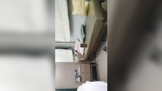 【麻花免费视频】约啪达人-微信网约了位时尚性感的连衣裙美女,交谈后才发现来自新加坡,操逼很矫情,从后面干她还生气了,套子都干破了!