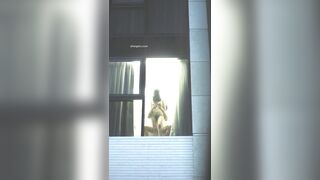 【麻花免费视频】【网曝门事件】❤繁华都市惊现窗边裸炮❤豪放情侣二楼落地窗前全裸震撼裸炮 极品女友抱起来操 太震撼 高清1080P原版