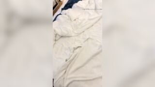 【麻花免费视频】【葫芦头】身材婀娜多姿的韵味少妇，清纯人妻型，这是刚生完没多久还有奶水，好粉嫩干净的胴体，酒店一炮不虚度