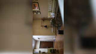 【麻花免费视频】今天19岁小萝莉，【鸭哥只约嫩妹】，苗条乖巧，柳腰蜜桃臀，换上黑丝真诱人，沙发舔穴水汪汪，超警觉发现了镜头