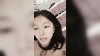 【麻花免费视频】冷艳颜值女神被炮友各种操，圆润美臀骑乘抽插，手指扣弄菊花，超近距离特写进进出出，搞得妹纸嗯嗯叫最后口暴