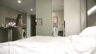 【麻花免费视频】小哥深夜约了位网红脸时尚性感大美女,叫床又嗲又淫荡,搞完后又加点钱让她帮忙打飞机,太能叫了.国语!