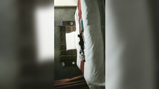 【麻花免费视频】探花小队另类玩法SM调教美臀小姐姐，换上女仆装翘起美臀，肛塞尾巴小皮鞭，后入大屁股一下下撞击