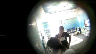 【麻花免费视频】最近很热的情趣酒店海洋套房摄像头偷拍小妹吃完早点和姐夫开房偷情姐夫貌似很忙不停有电话打入