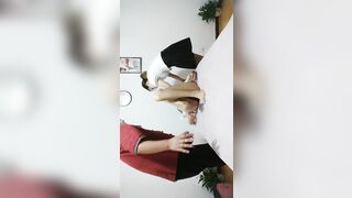 【麻花免费视频】月黑风高来探险两个男技师服务女客户，按摩揉穴撸管，抬腿肩上扛抽插，两男轮换着操一前一后猛操