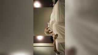 【麻花免费视频】橙先生探花新晋老哥约黑裙少妇，服务周到舔背乳推，口硬张开双腿抽插猛操，扶着屁股后入大力撞击