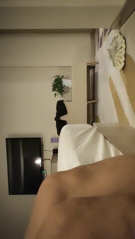 【麻花免费视频】橙先生探花新晋老哥约黑裙少妇，服务周到舔背乳推，口硬张开双腿抽插猛操，扶着屁股后入大力撞击