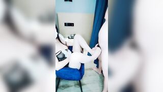 【麻花免费视频】教师办公室下课时间做爱上位后入口交刺激01