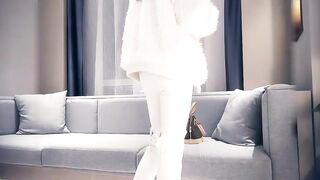 【麻花免费视频】约车模女神貌美肤白大长腿对着镜子后入搔首弄姿