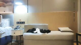 【麻花免费视频】约苗条长腿妹子啪啪后入撞击上位骑坐抽插