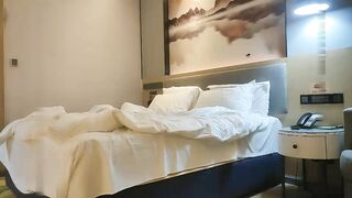 【麻花免费视频】约苗条长腿妹子啪啪后入撞击上位骑坐抽插