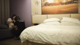 【麻花免费视频】大屌生无可恋外围女神爆操骚逼高潮中01