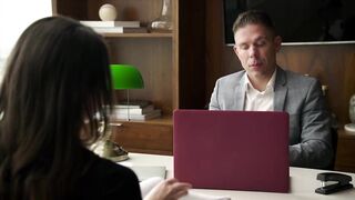 【麻花免费视频】爱肛交的大学生引诱她的教授被调教深插