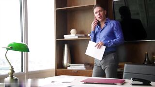 【麻花免费视频】爱肛交的大学生引诱她的教授被调教深插